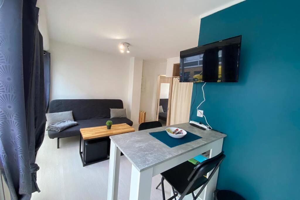 Appartamento Studio&Parking privé Centre Orléans tram au pied Esterno foto